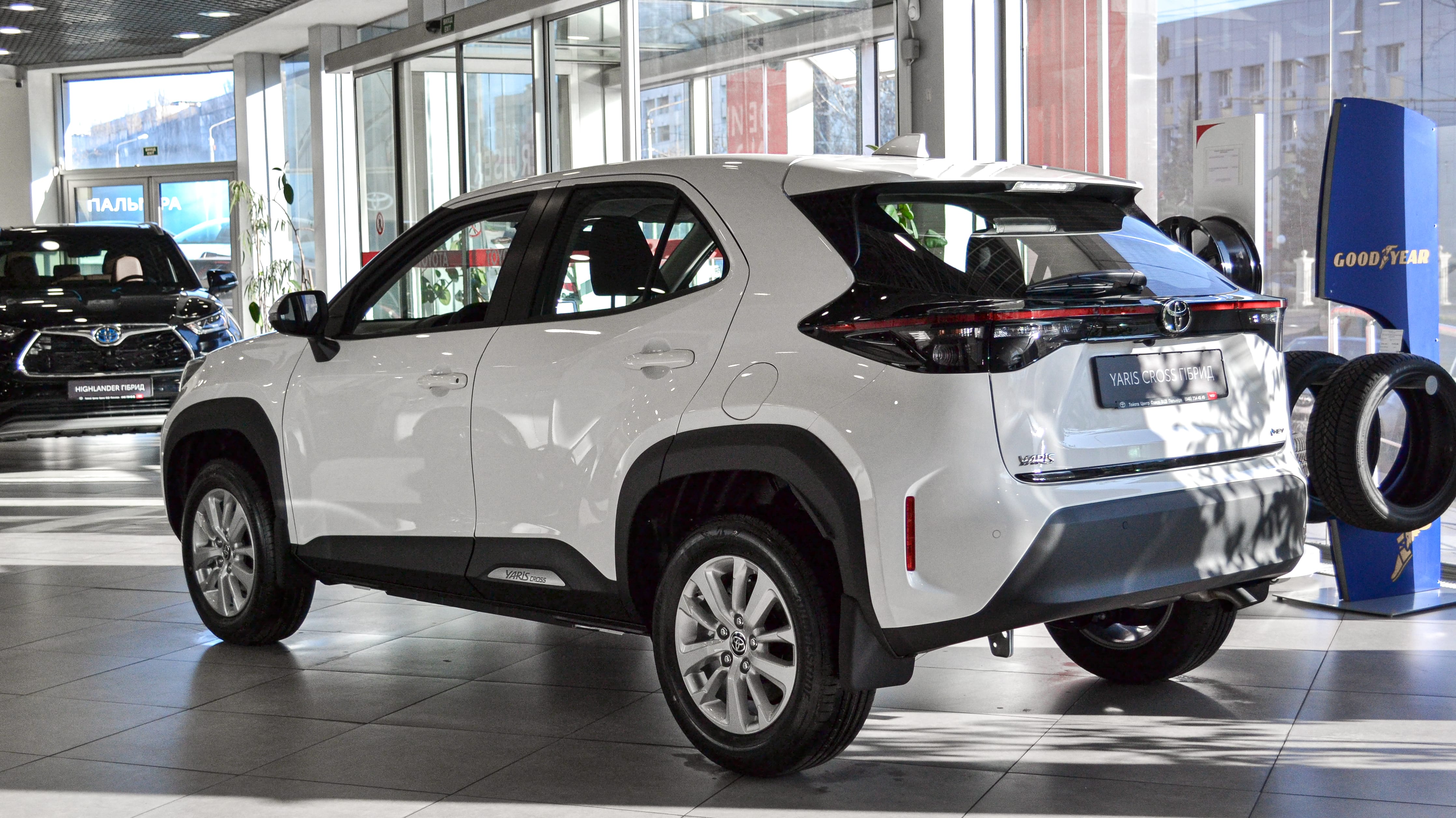 yaris_cross_bilyi_12