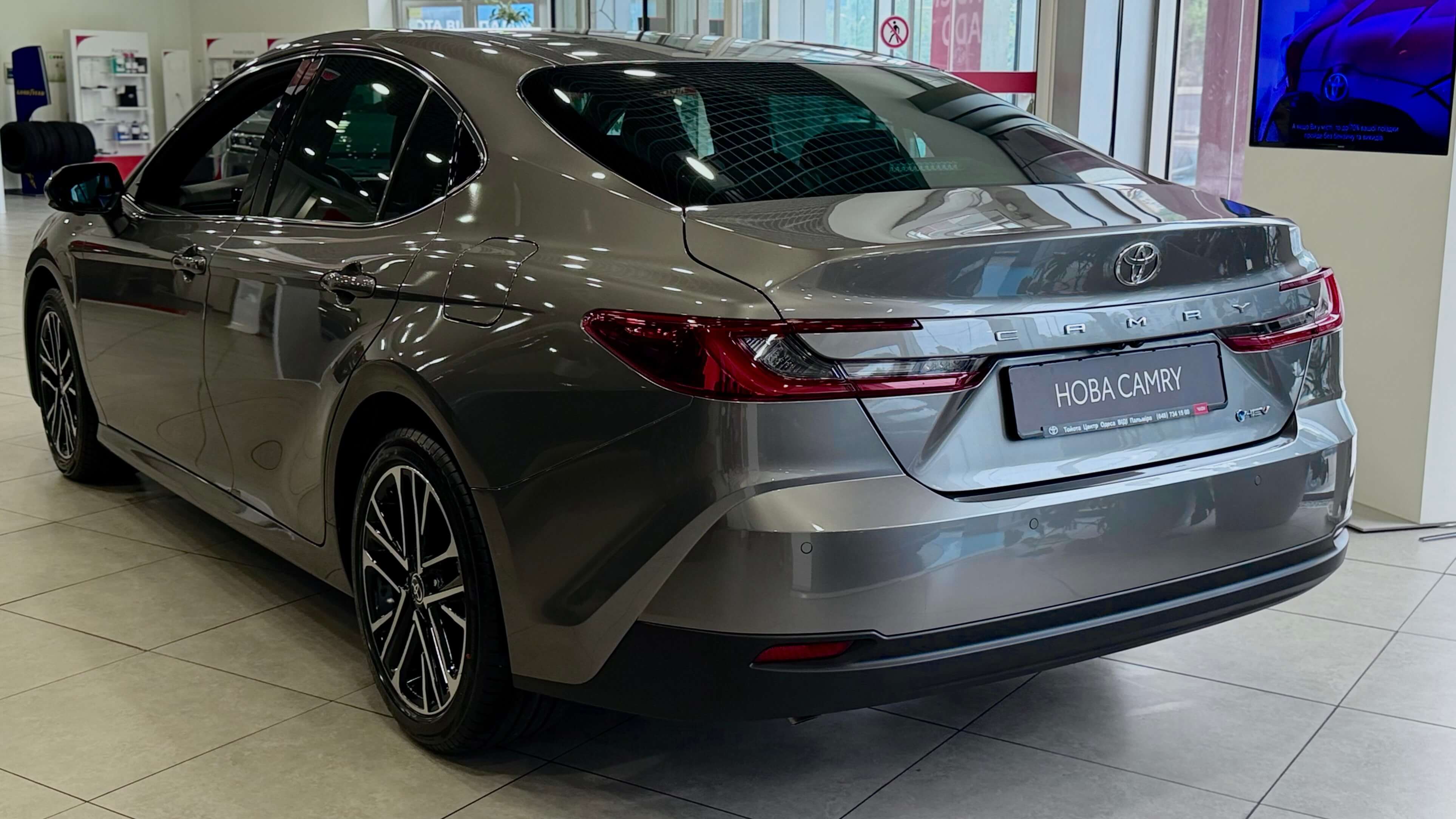 toyota_camry_premium_sirij_perlamutr_8