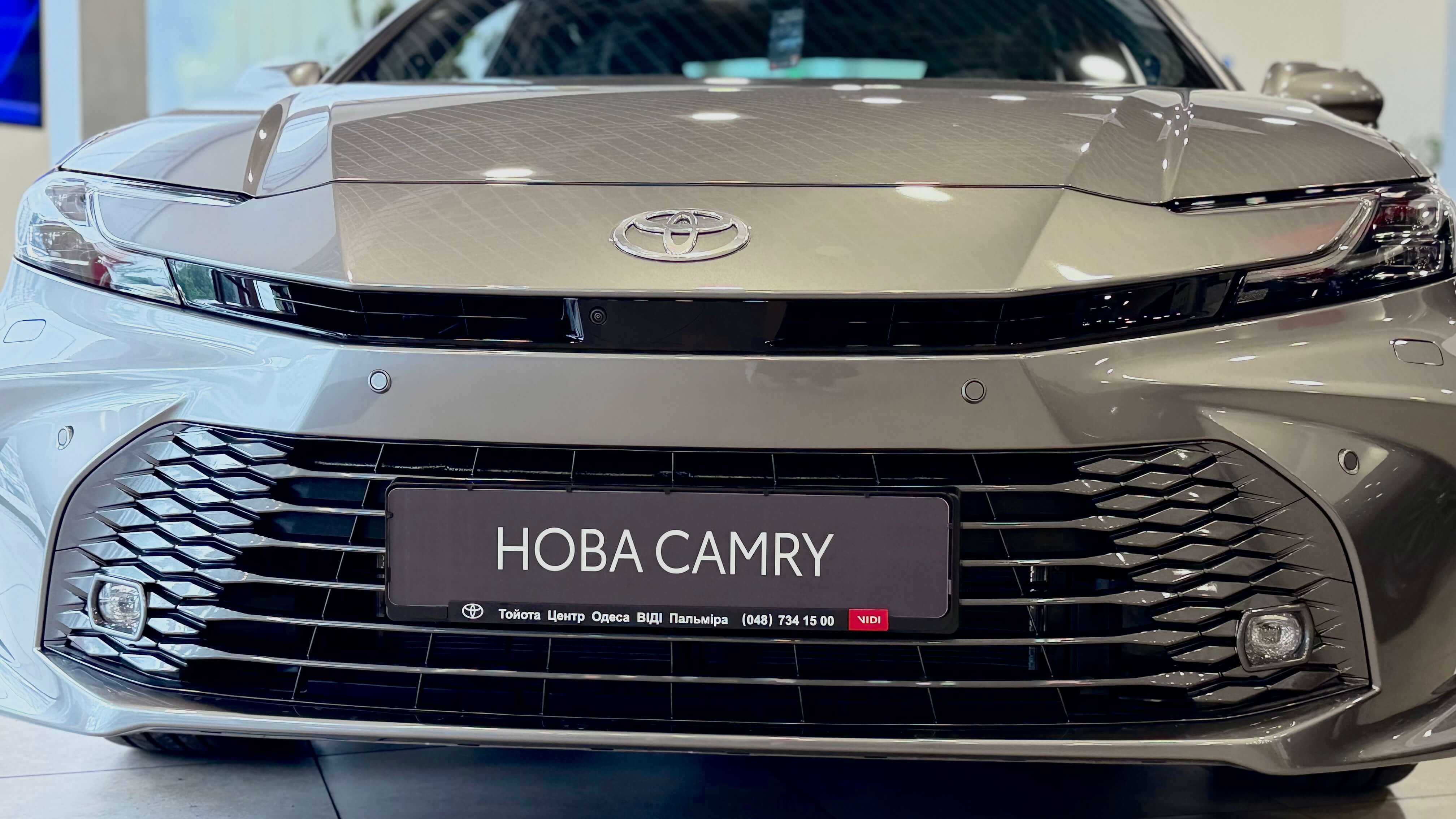 toyota_camry_premium_sirij_perlamutr_12