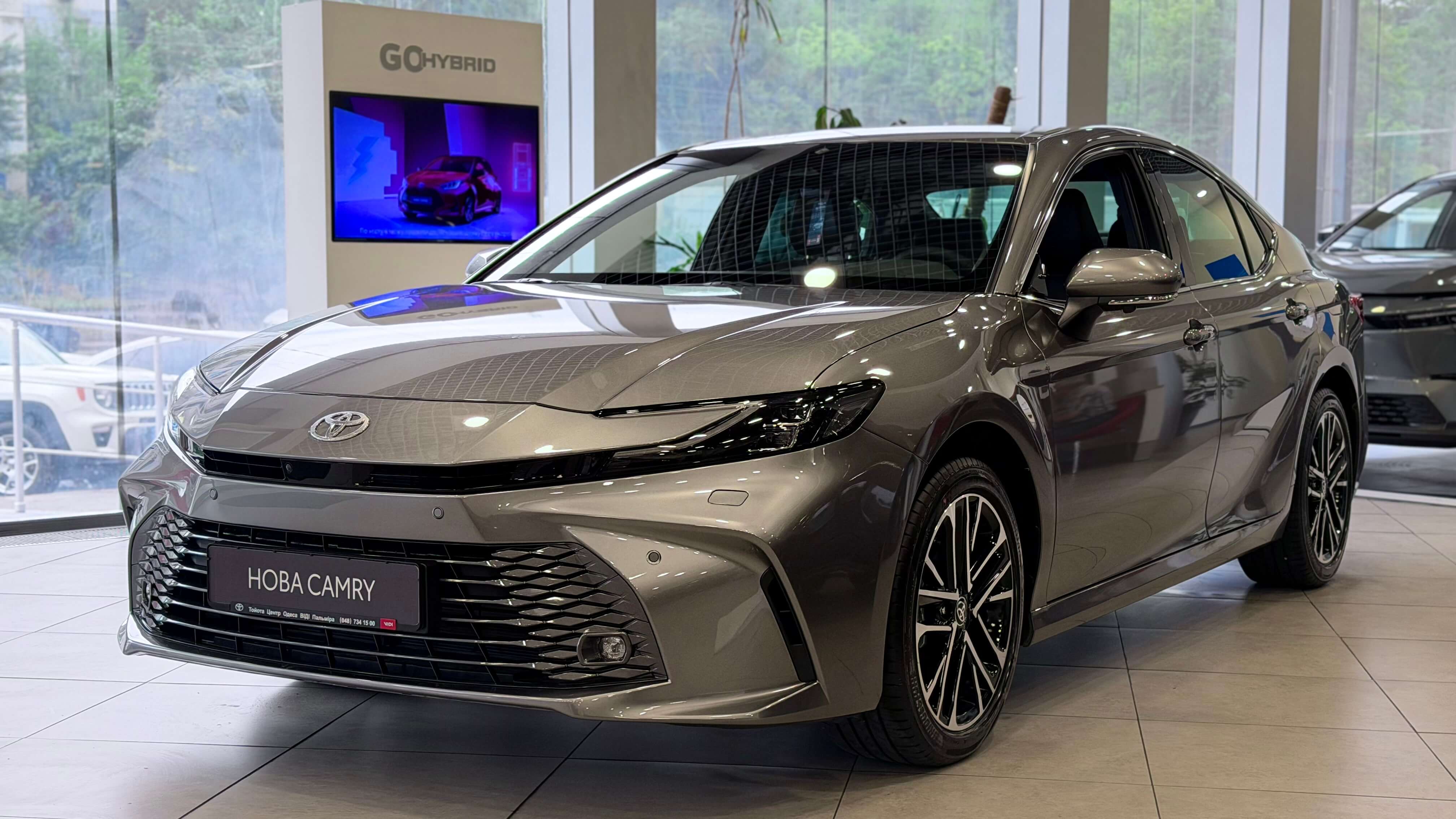 toyota_camry_premium_sirij_perlamutr_14