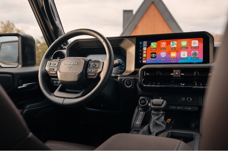 interior_land_cruiser_prado